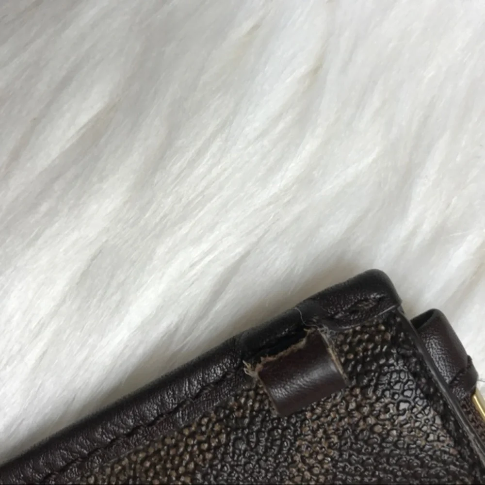 𝅺michael Kors XL Zip Brown Monogram Clutch - Picture 6 of 8